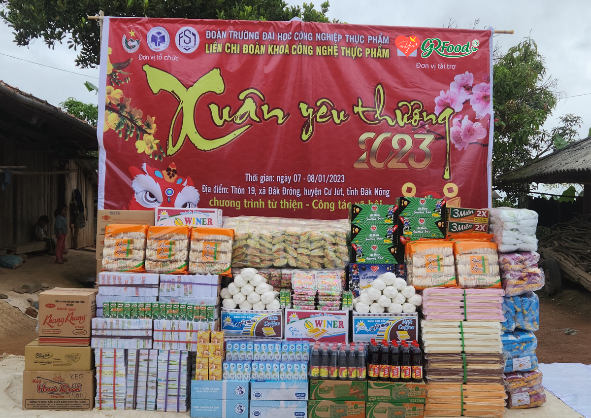 QÙA TẾT MS YEN TẠI TÂY NGUYÊN TRONG CHƯƠNG TRÌNH XUÂN YÊU THƯƠNG 2023